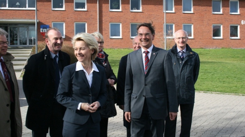 Ministerin von der Leyen mit guten Botschaften für Nordfriesland