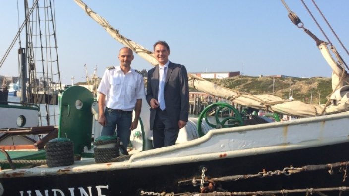 Kapitän Hass und Ingbert Liebing, MdB auf der Undine