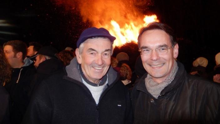 Ingbert Liebing, MdB mit dem Vorsitzenden des Friesenvereins Niebüll-Deezbüll, Carsten Bernhard Carstensen