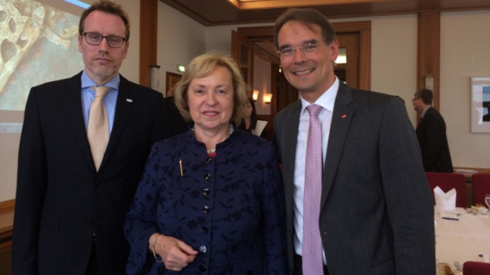 Maria Böhmer, Staatsministerin im Außenministerium, begrüßte den Leiter des gemeinsamen Wattenmeersekretariats, Rüdiger Strempel (links) sowie den CDU-Bundestagsabgeordneten für Nordfriesland und Dithmarschen Nord, Ingbert Liebing, MdB (rechts).